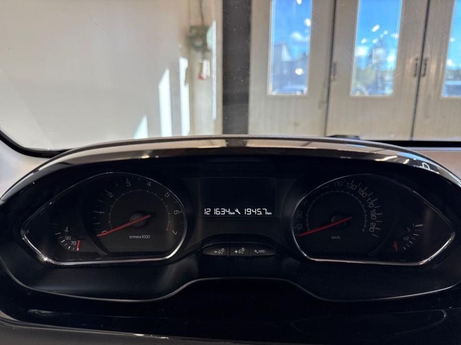 PEUGEOT 208 2013