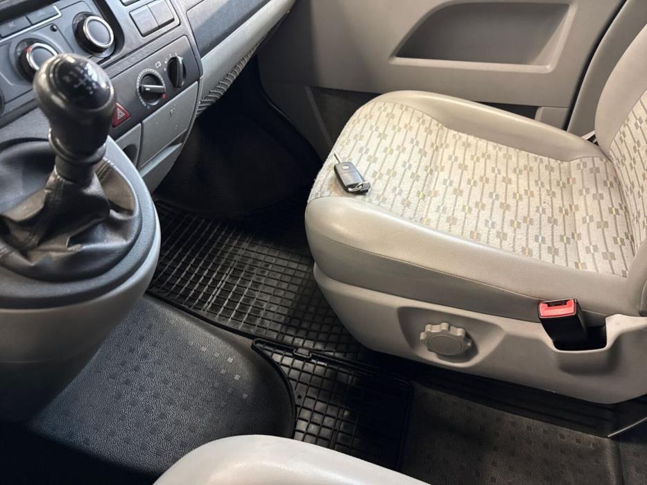 VOLKSWAGEN Transporter 2010