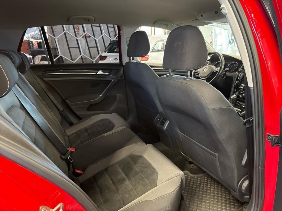 VOLKSWAGEN Golf 2015