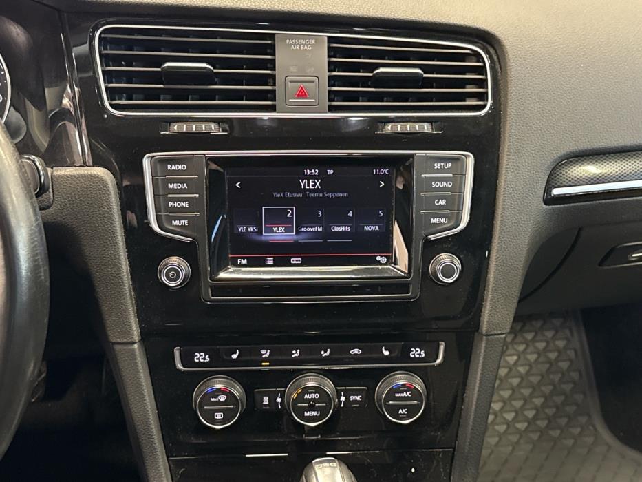 VOLKSWAGEN Golf 2015