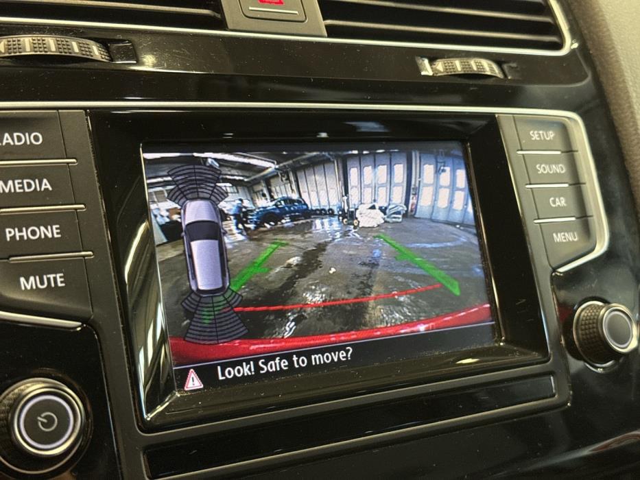 VOLKSWAGEN Golf 2015