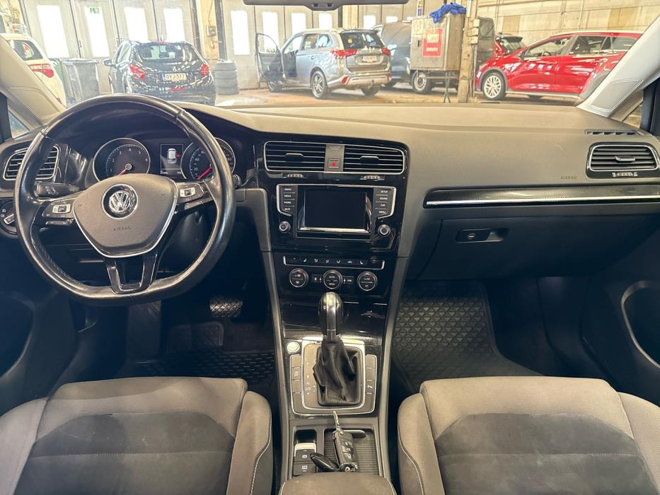 VOLKSWAGEN Golf 2015