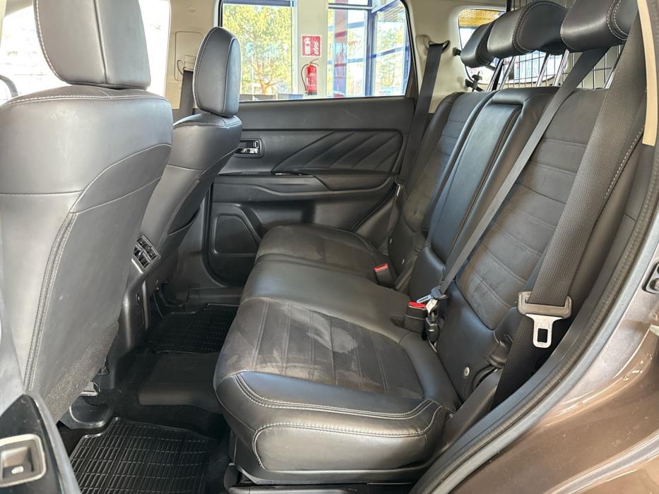 MITSUBISHI Outlander PHEV 2019