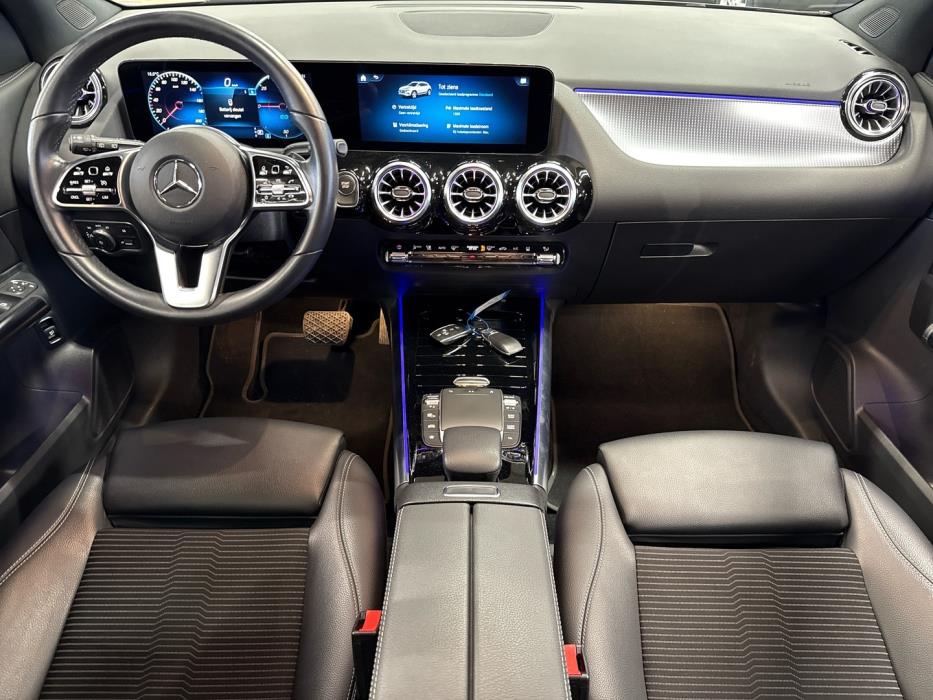 MERCEDES-BENZ EQA 2022