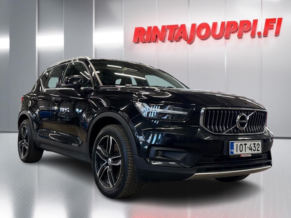 VOLVO XC40 2021