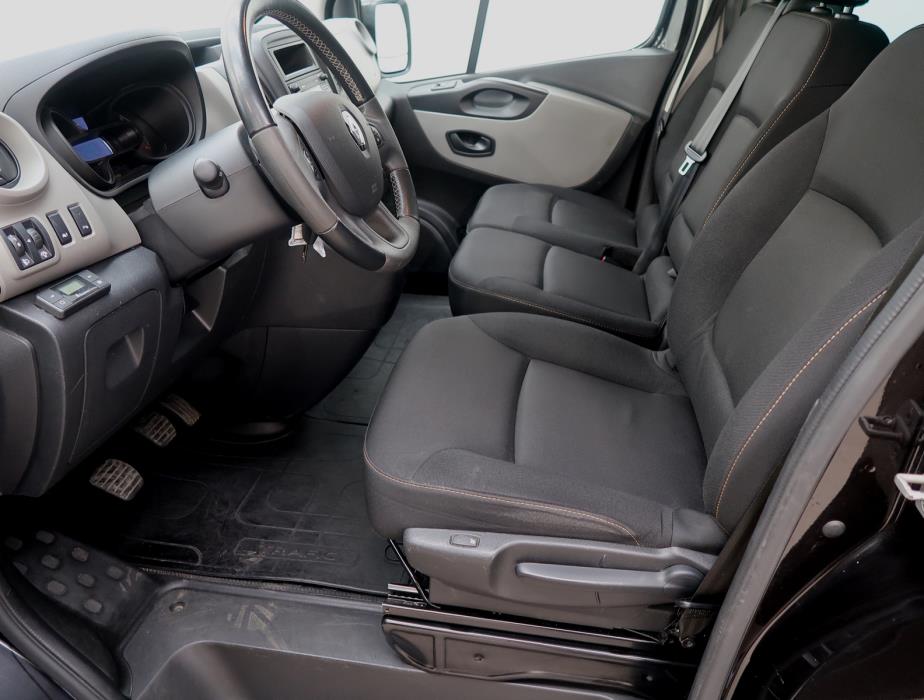 RENAULT Trafic Passenger 2019