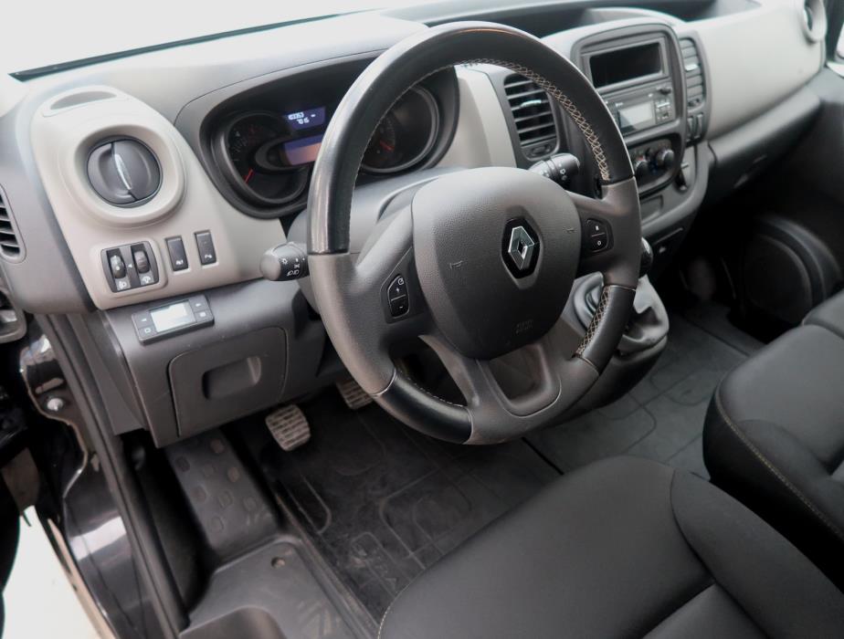 RENAULT Trafic Passenger 2019
