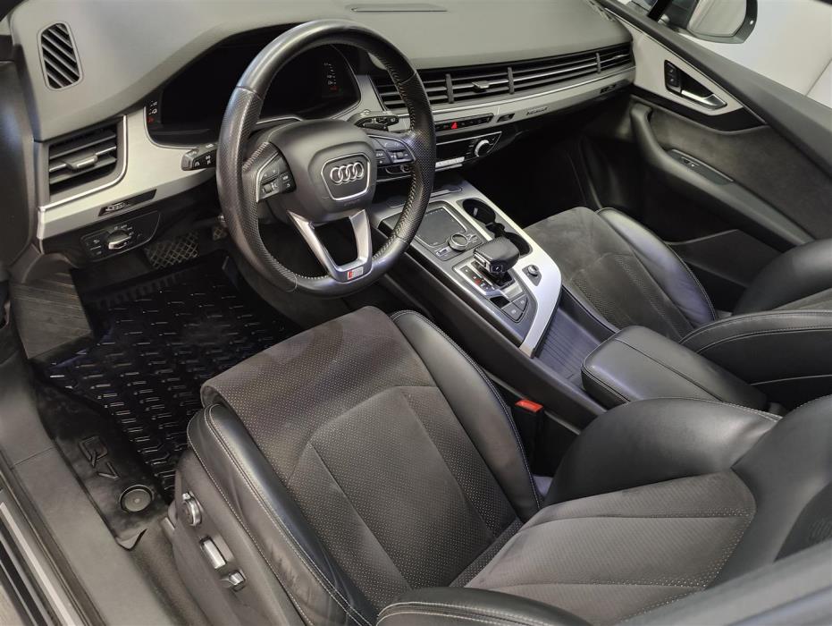 AUDI Q7 2016