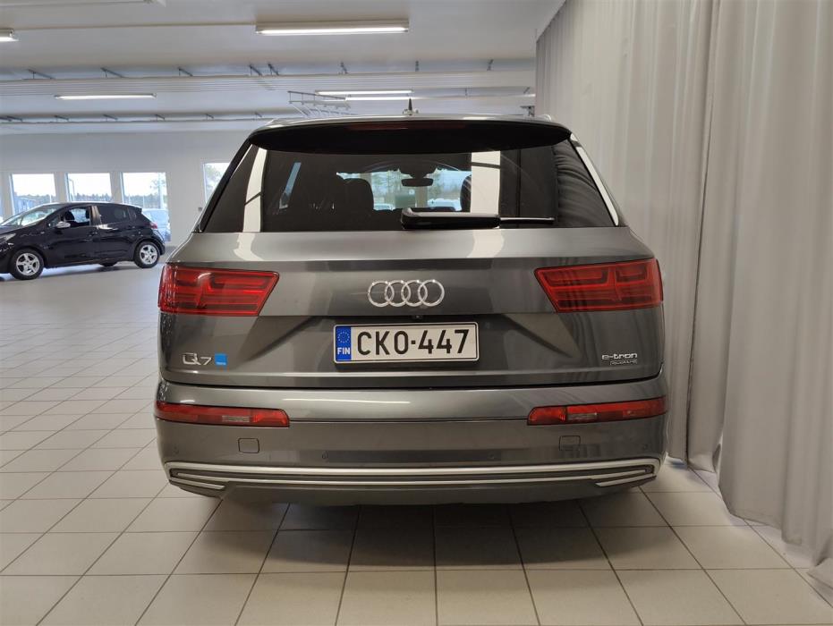 AUDI Q7 2016