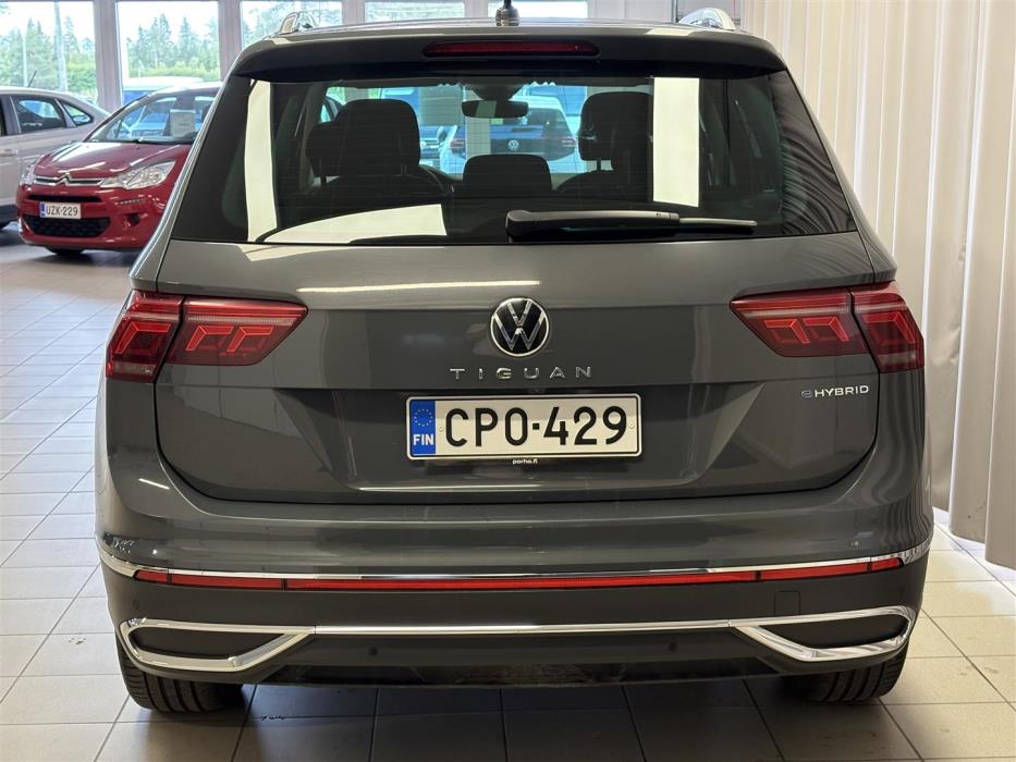 VOLKSWAGEN Tiguan 2021