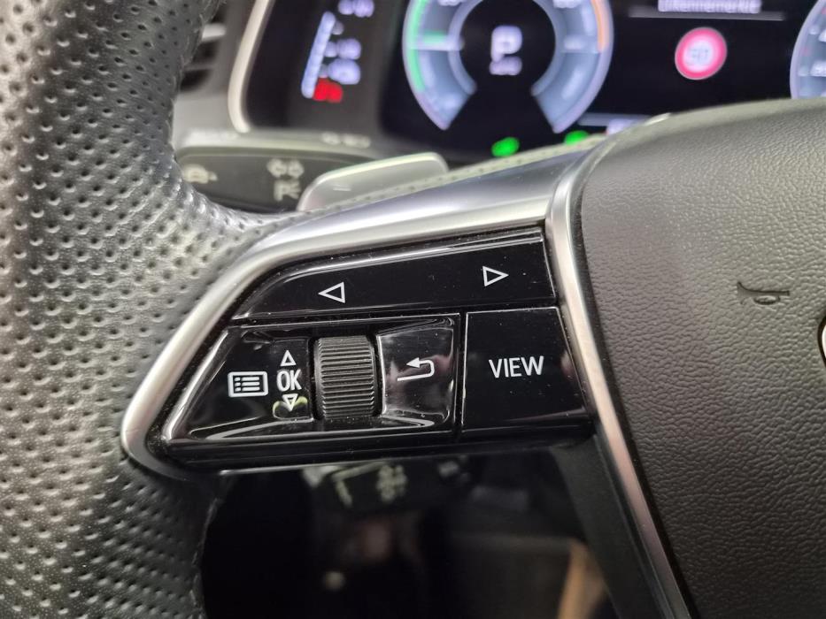AUDI A6 2022