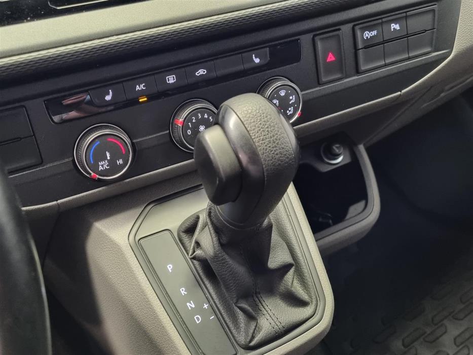 VOLKSWAGEN Transporter 2024