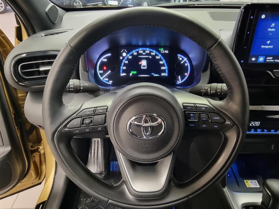 TOYOTA Yaris Cross 2024
