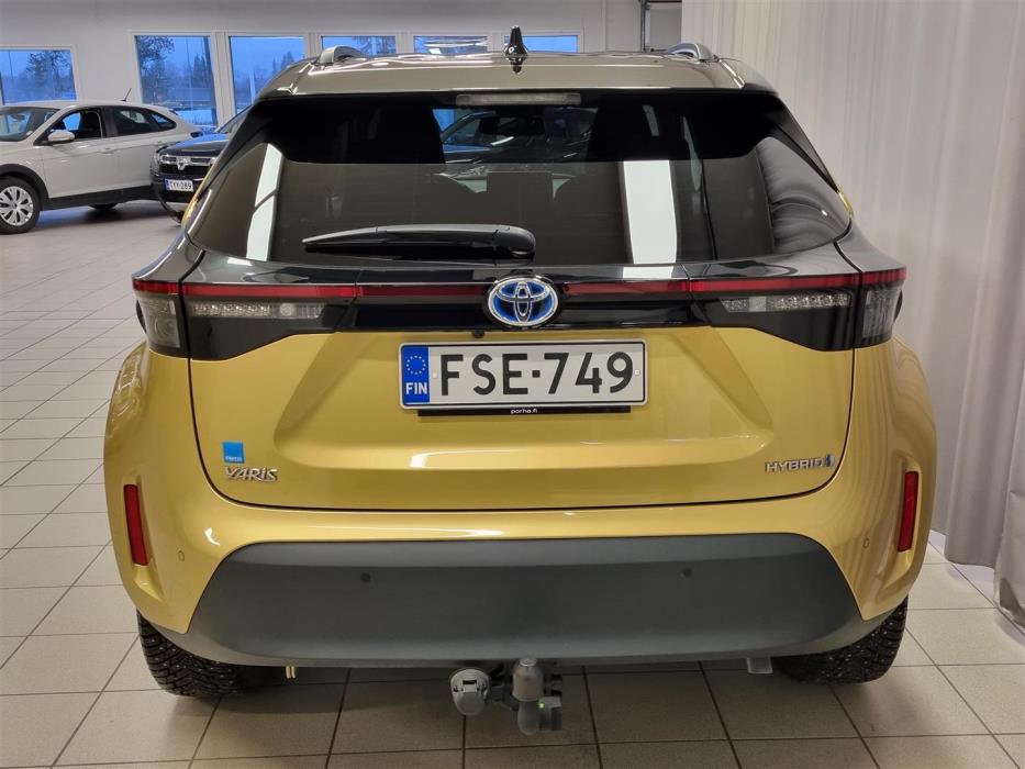 TOYOTA Yaris Cross 2024