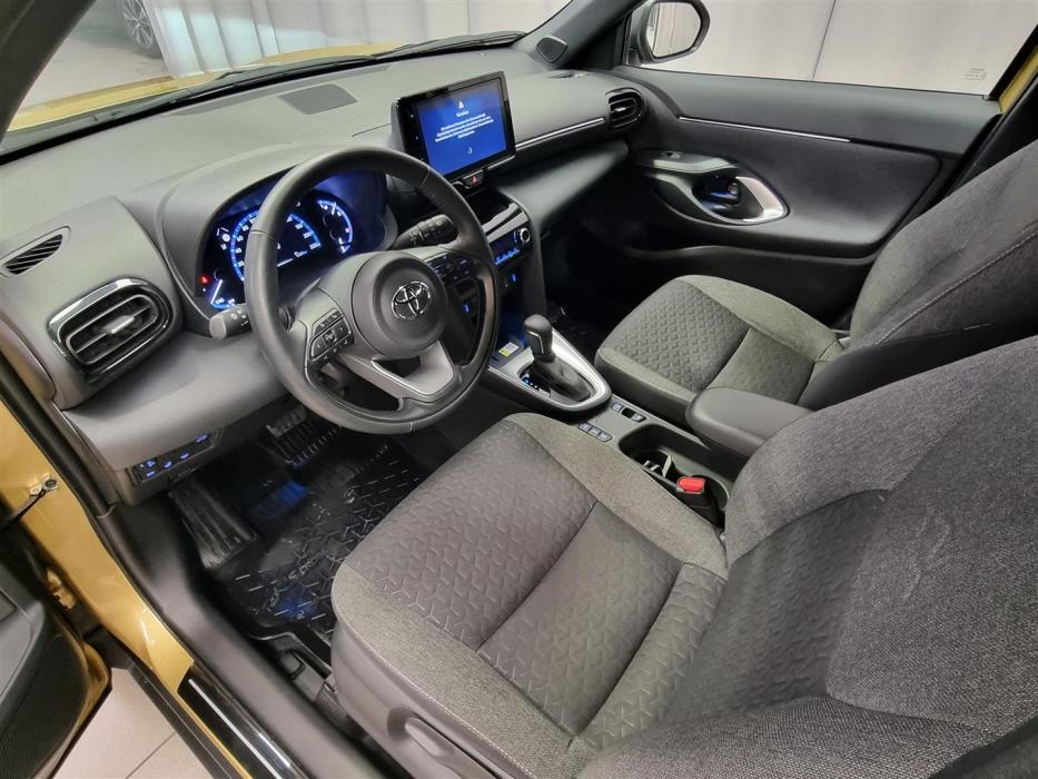TOYOTA Yaris Cross 2024