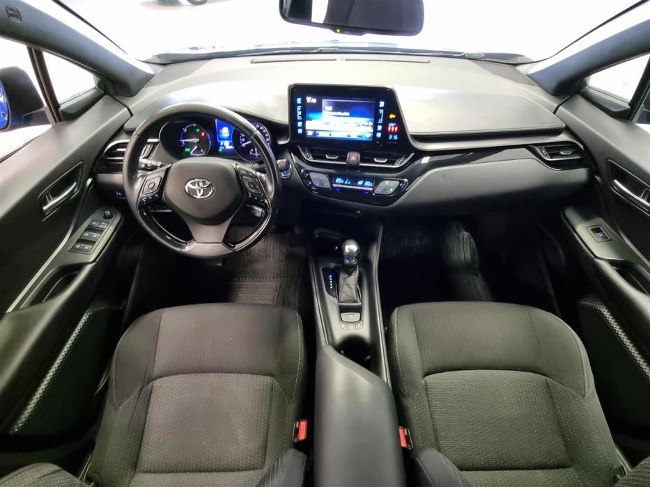 TOYOTA C-HR 2017
