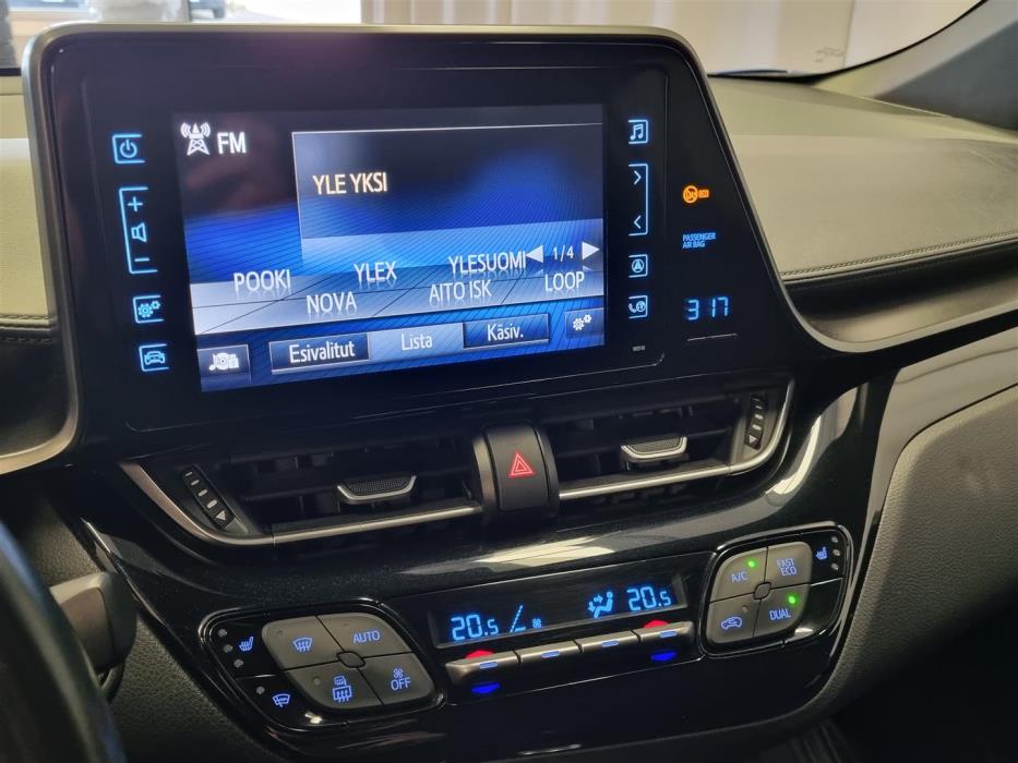 TOYOTA C-HR 2017