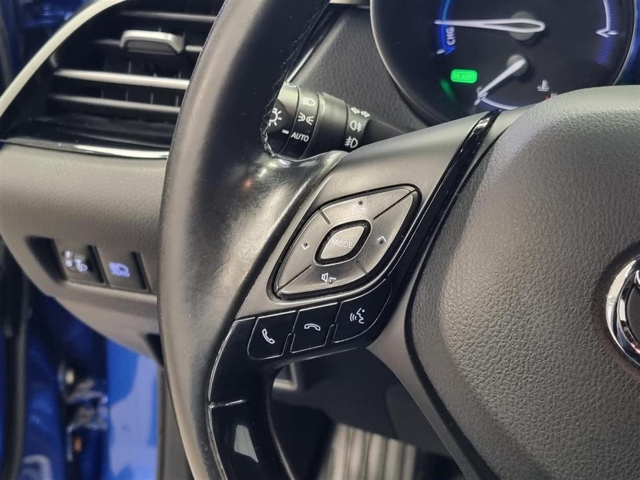 TOYOTA C-HR 2017