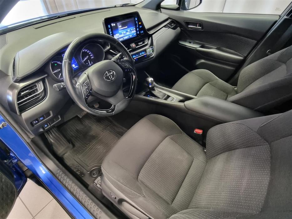TOYOTA C-HR 2017