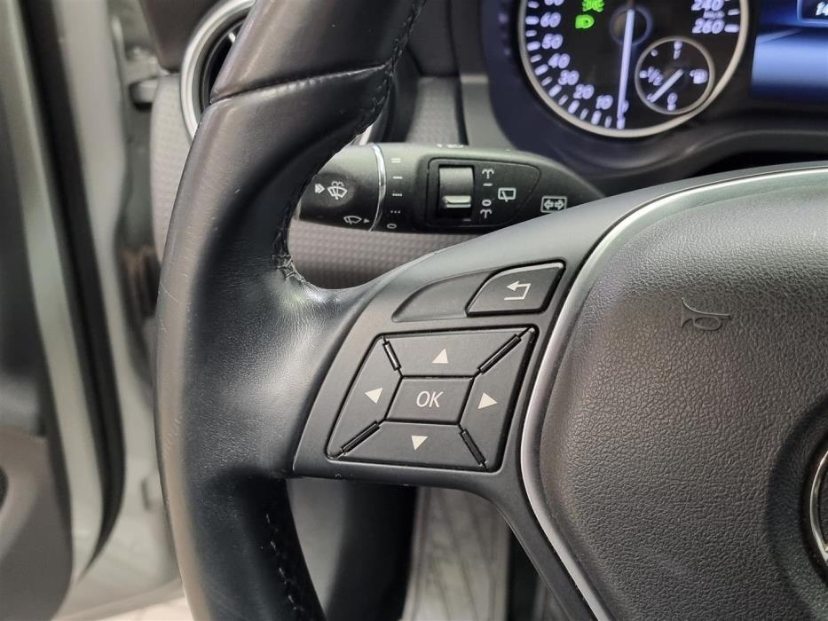 MERCEDES-BENZ A 2014