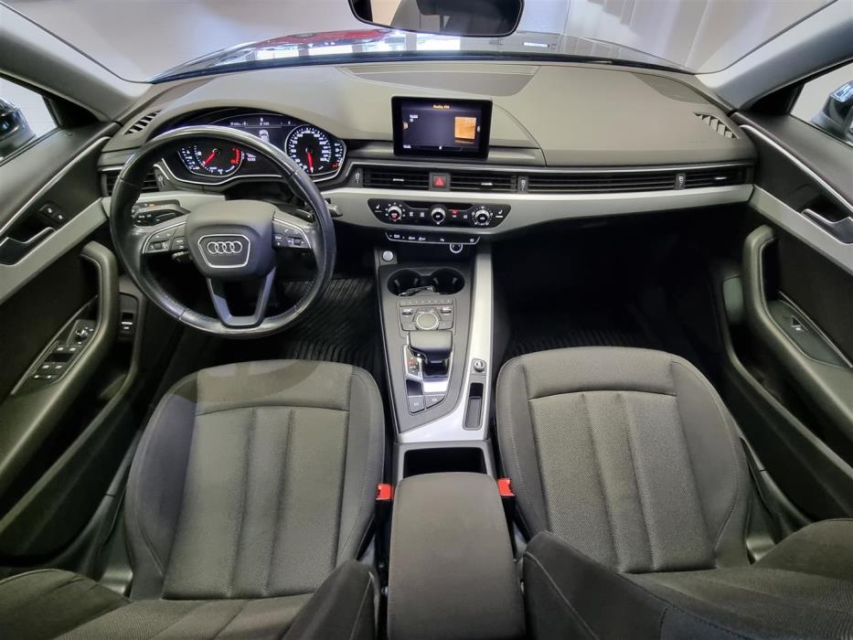 AUDI A4 2017