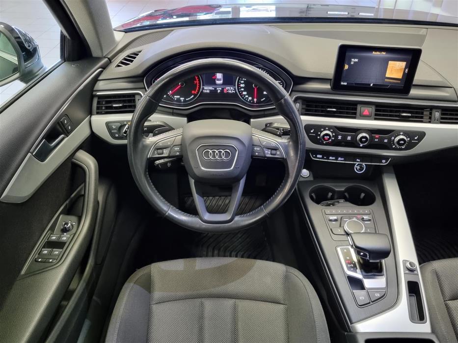AUDI A4 2017