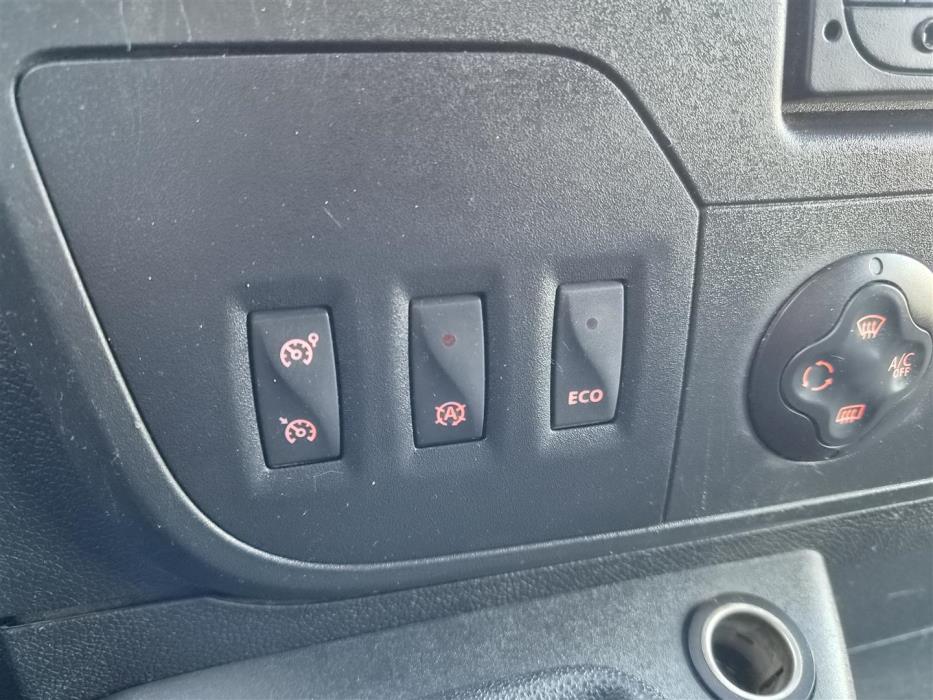 NISSAN NV400 2018