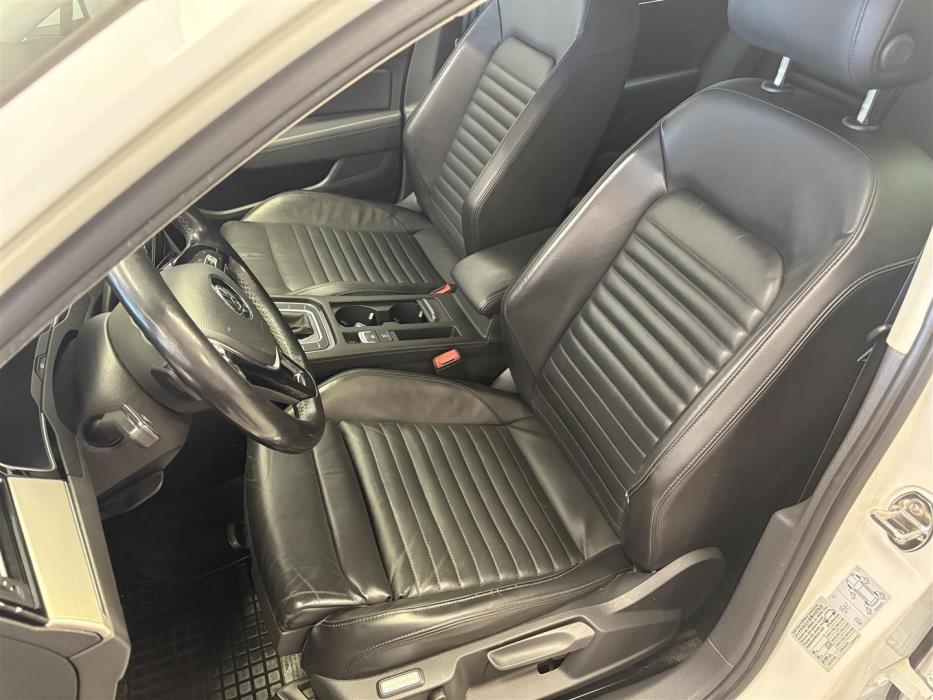 VOLKSWAGEN Passat 2017