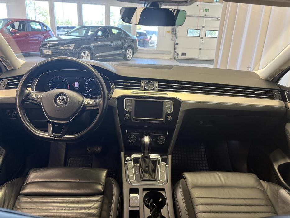 VOLKSWAGEN Passat 2017