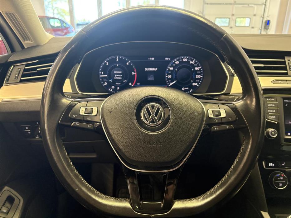 VOLKSWAGEN Passat 2017