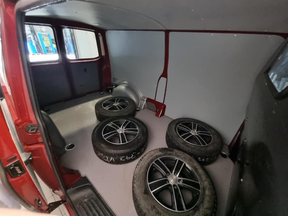 VOLKSWAGEN Transporter 2023