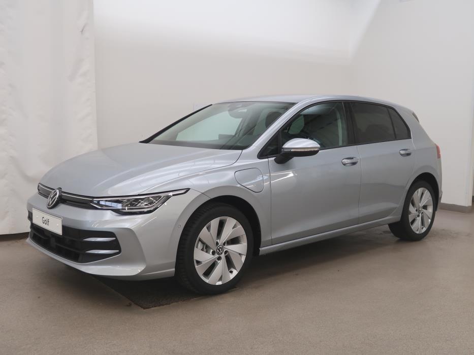 Volkswagen Golf 2025