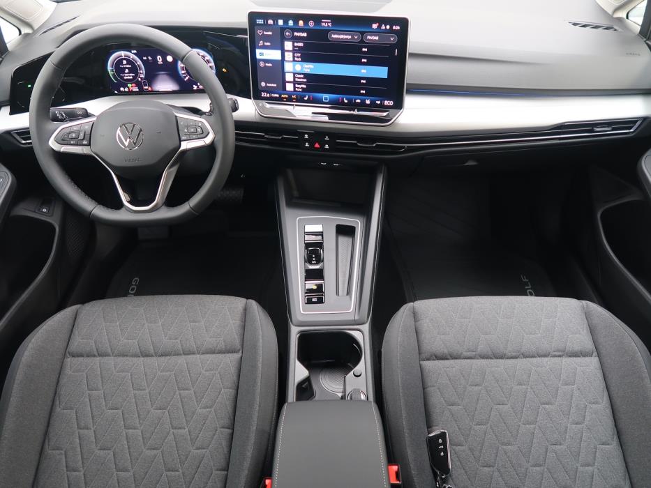 Volkswagen Golf 2025