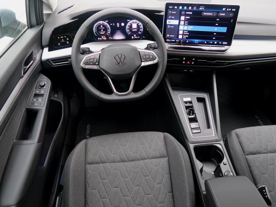 Volkswagen Golf 2025