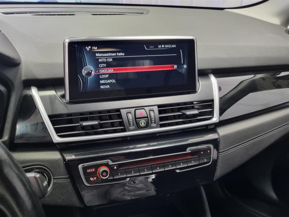 BMW 225 2016