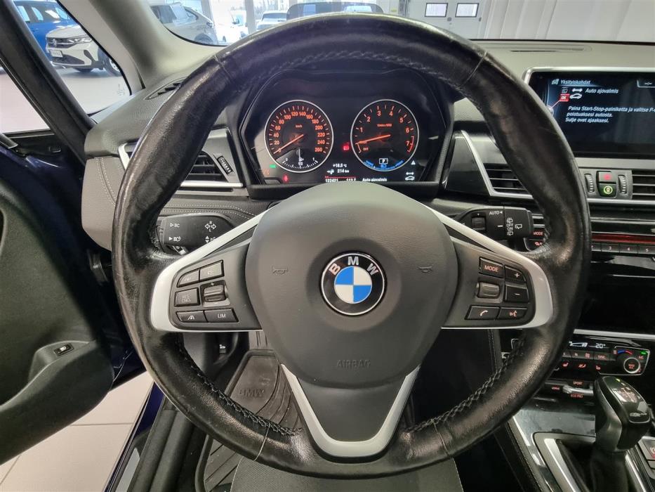 BMW 225 2016
