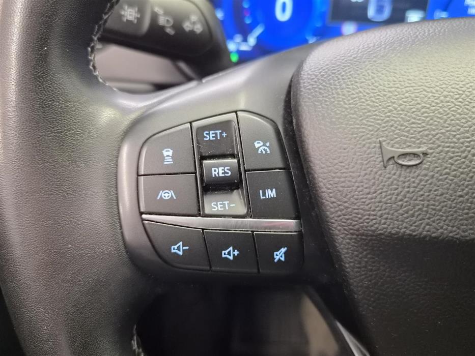 FORD Kuga 2023