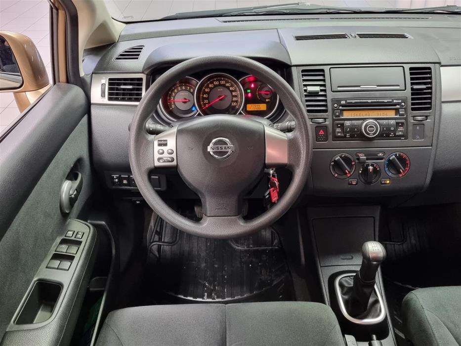 NISSAN Tiida 2008
