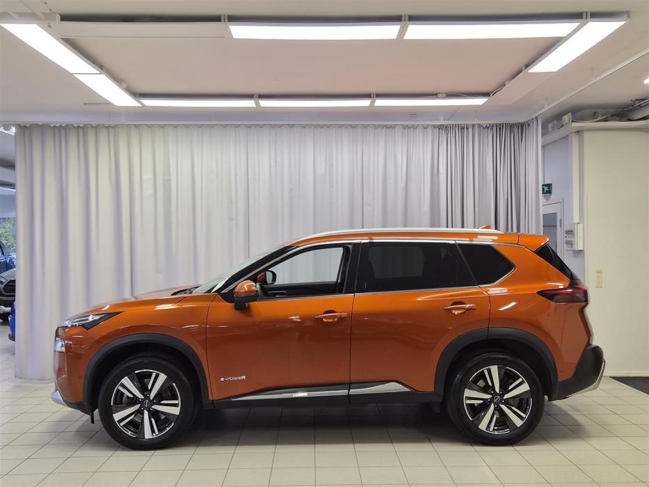 NISSAN X-Trail 2024