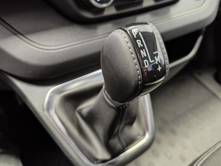 Nissan Primastar 2025