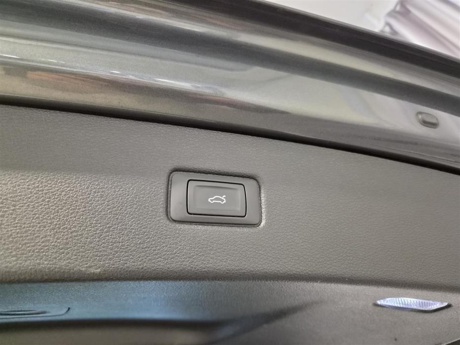 AUDI Q7 2018