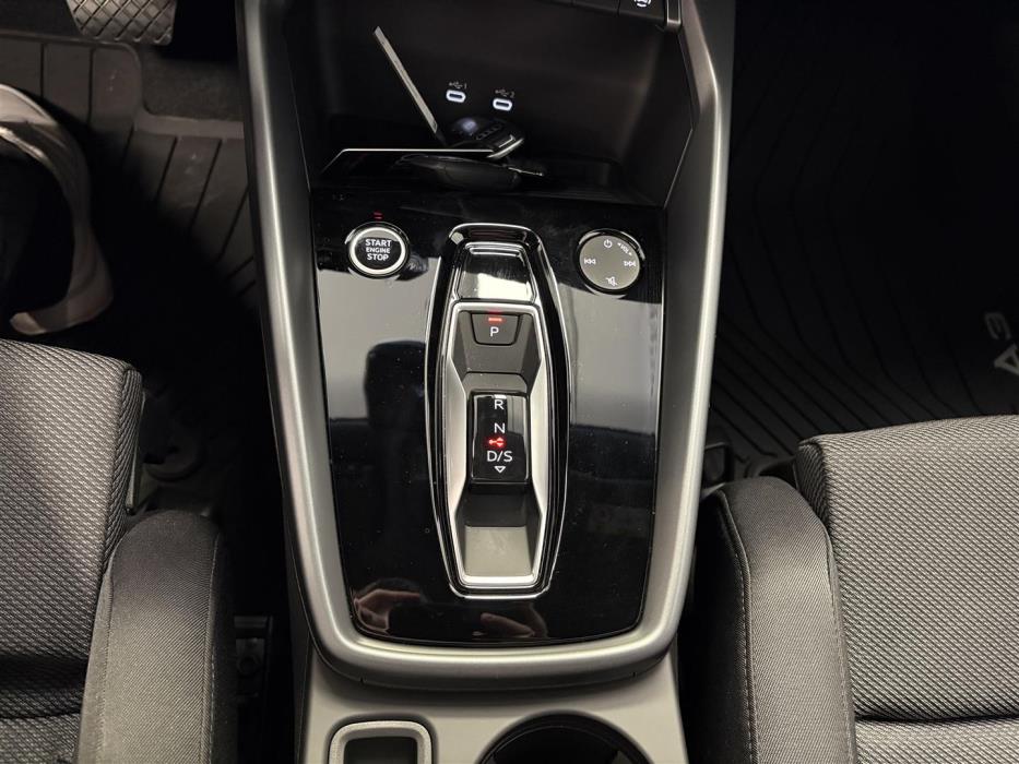 AUDI A3 2025