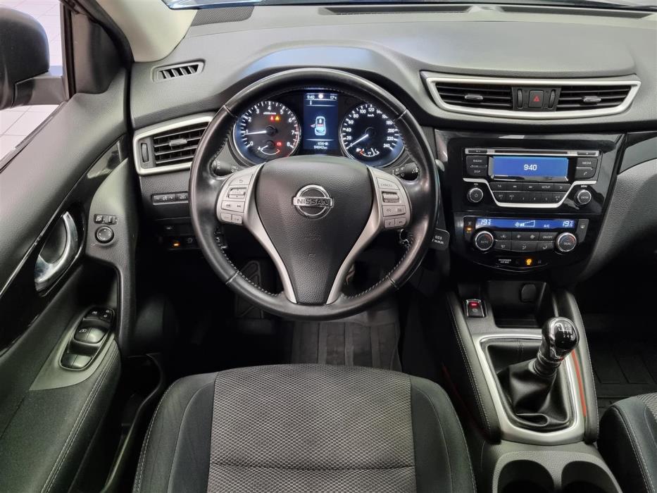NISSAN Qashqai 2015
