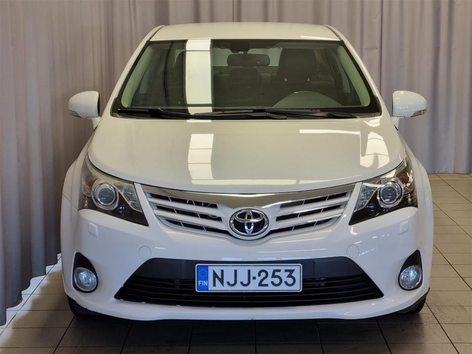 TOYOTA Avensis 2014