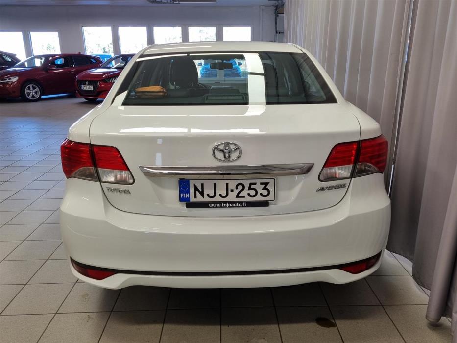 TOYOTA Avensis 2014