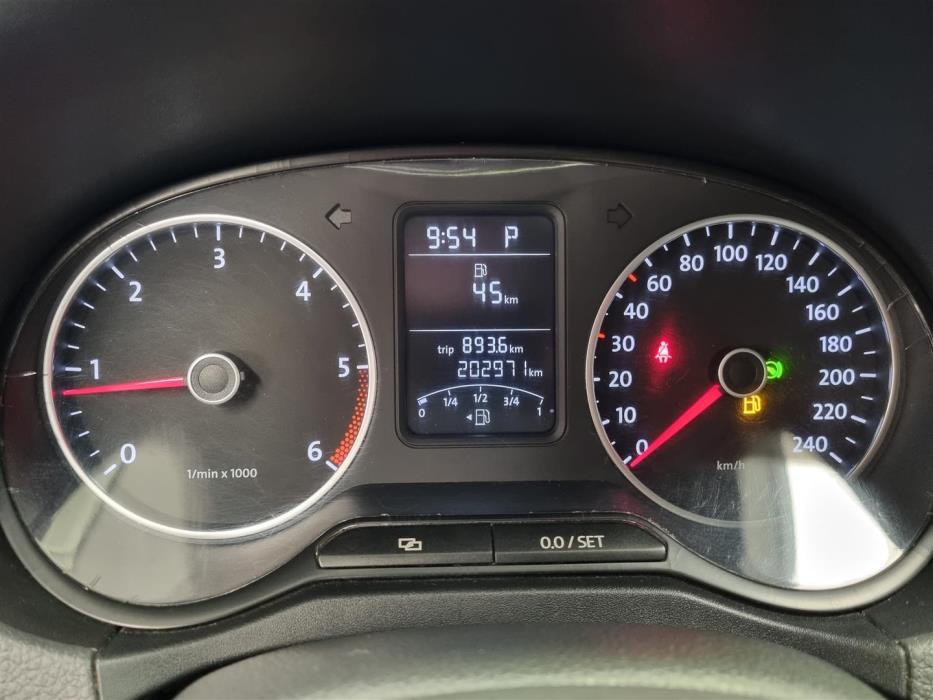 VOLKSWAGEN Amarok 2012