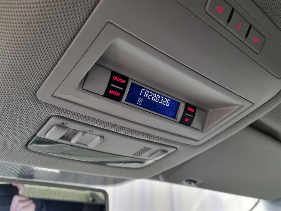 VOLKSWAGEN Amarok 2012