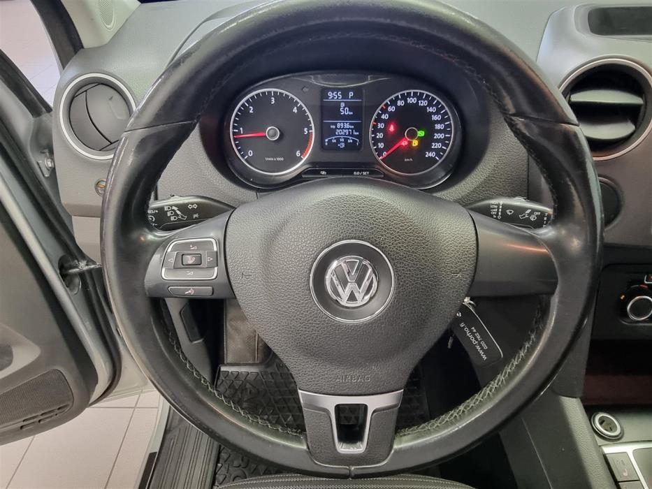 VOLKSWAGEN Amarok 2012