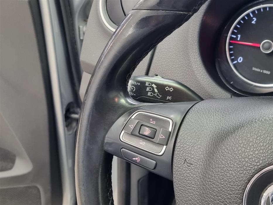 VOLKSWAGEN Amarok 2012