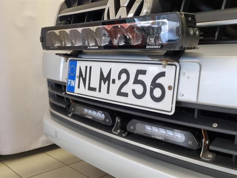 VOLKSWAGEN Amarok 2012